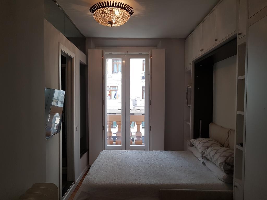 Hostal Montecarlo - Madrid — Fotos 1